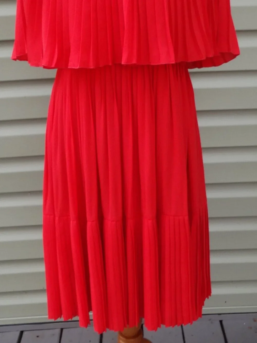 New KATE SPADE Size 10 Persimmon Grove Pleated Cape Dress $448, formal occasions